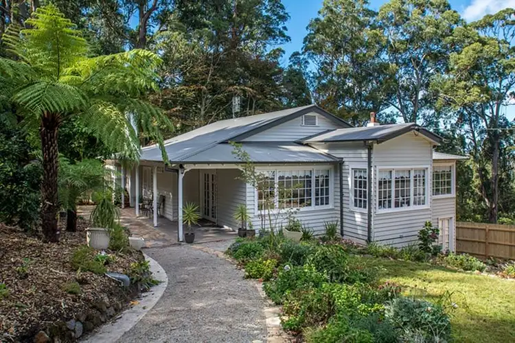 7 Victoria Grove, Ferny Creek VIC 3786