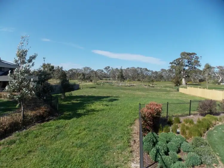 28 Nagle Drive, Sandhurst VIC 3977
