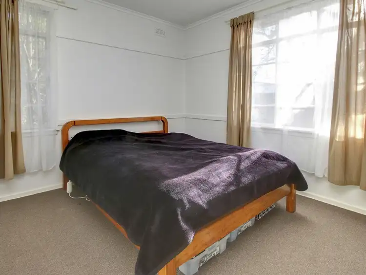 Sixth view of Homely house listing, 5 Erin Court, Frankston VIC 3199