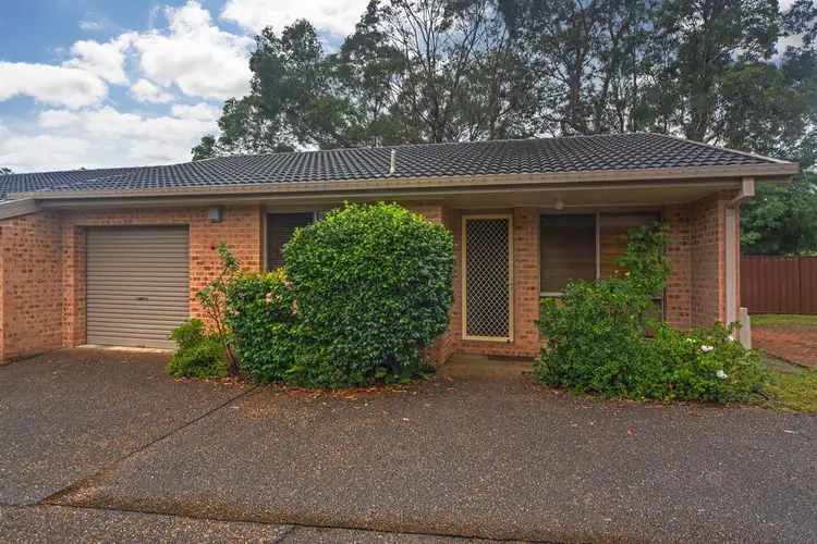 4/6 Carisbrooke Close, Bomaderry NSW 2541
