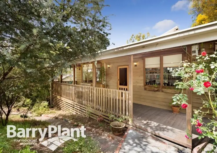 8 Beddoe Street, Research VIC 3095
