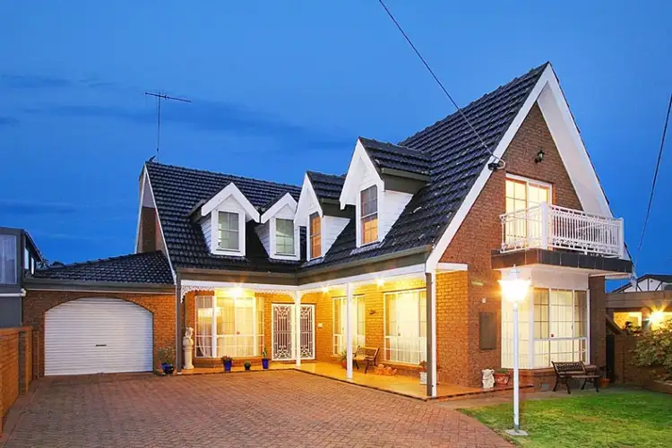 8 Rathcown Road, Reservoir VIC 3073