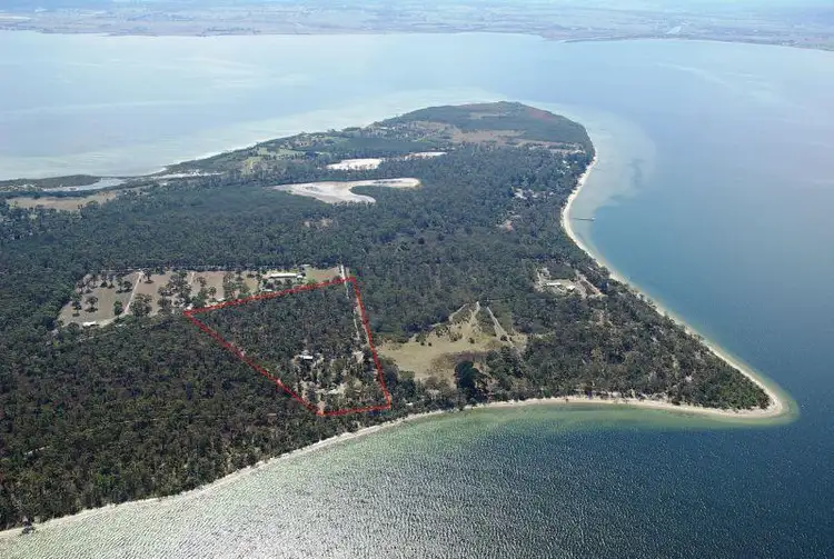 328 Gravelly Point Road, Raymond Island VIC 3880