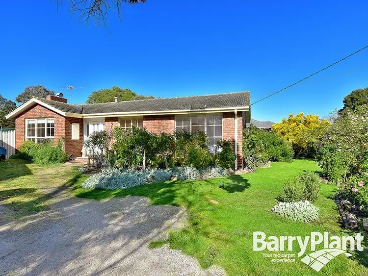 8 Stradbroke Crescent, Mulgrave VIC 3170