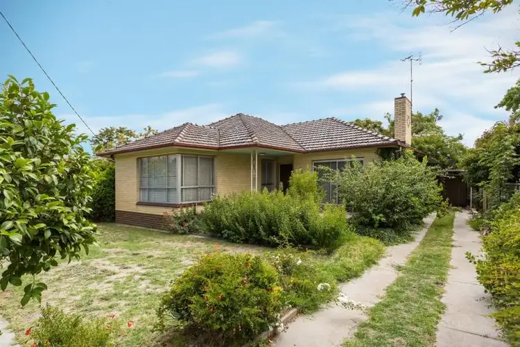 13 Oak Street, Golden Square VIC 3555
