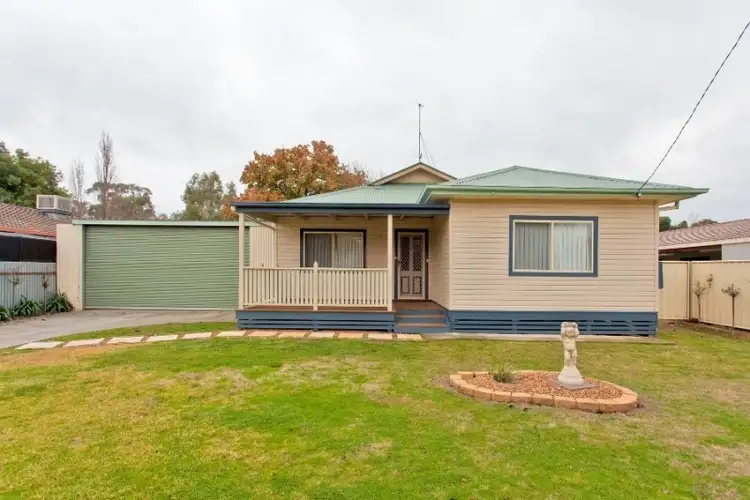 558 Roach Street, Lavington NSW 2641