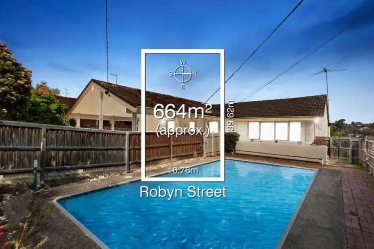 4 Robyn Street, Doncaster VIC 3108