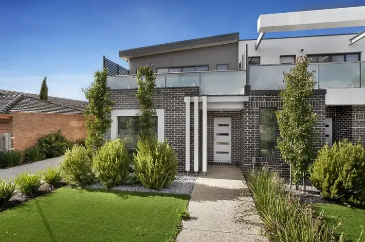 2/8A Schofield Street, Essendon VIC 3040