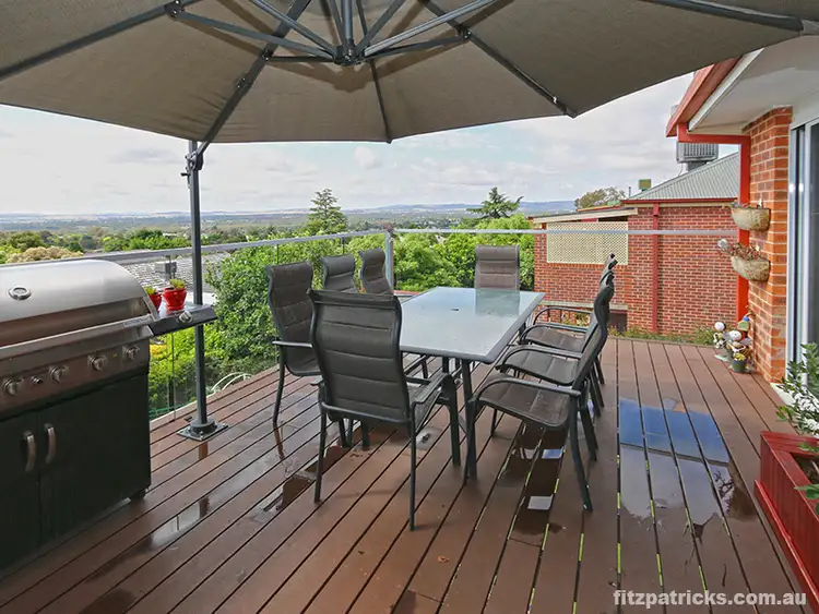 11 Andrews Avenue, Kooringal NSW 2650