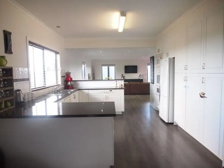 Second view of Homely house listing, 5 Hoyt Street, Lindenow VIC 3865