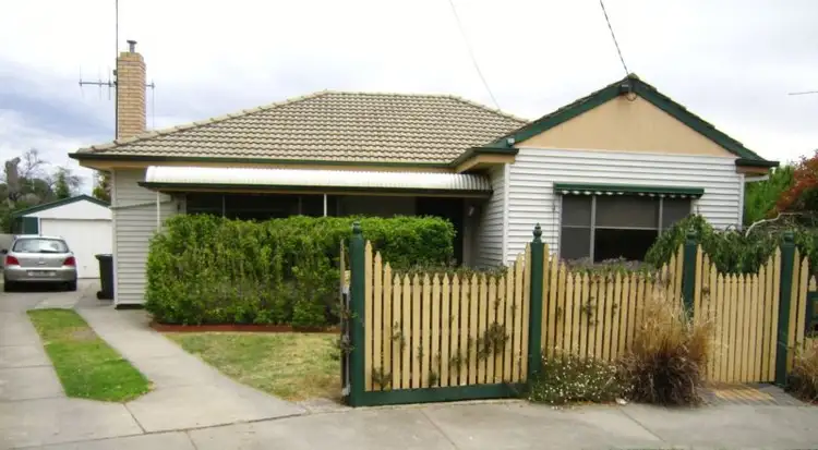32 Benghasi Avenue, Golden Square VIC 3555