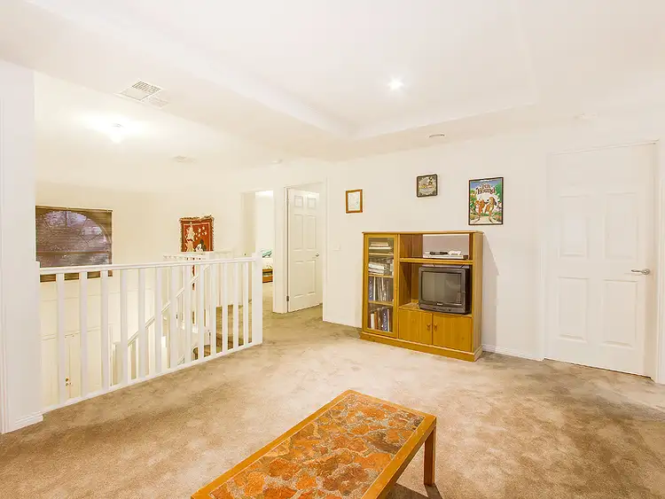 Seventh view of Homely house listing, 5 Lancelot Court, Hillside VIC 3037