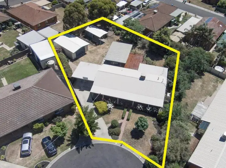 Second view of Homely house listing, 3 Rose Court, Kangaroo Flat VIC 3555