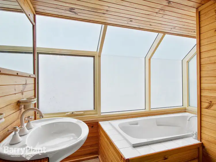 Fifth view of Homely house listing, 2 Kalawar Avenue, Bayswater North VIC 3153