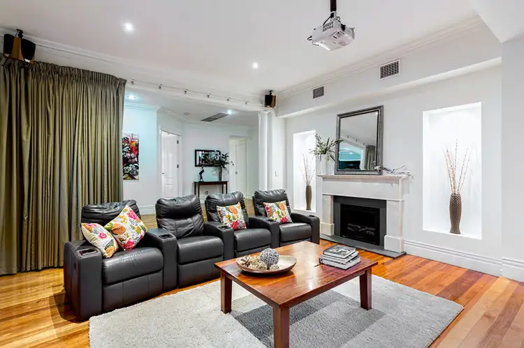 Fifth view of Homely house listing, 15 Buchanan Court, Taylors Lakes VIC 3038