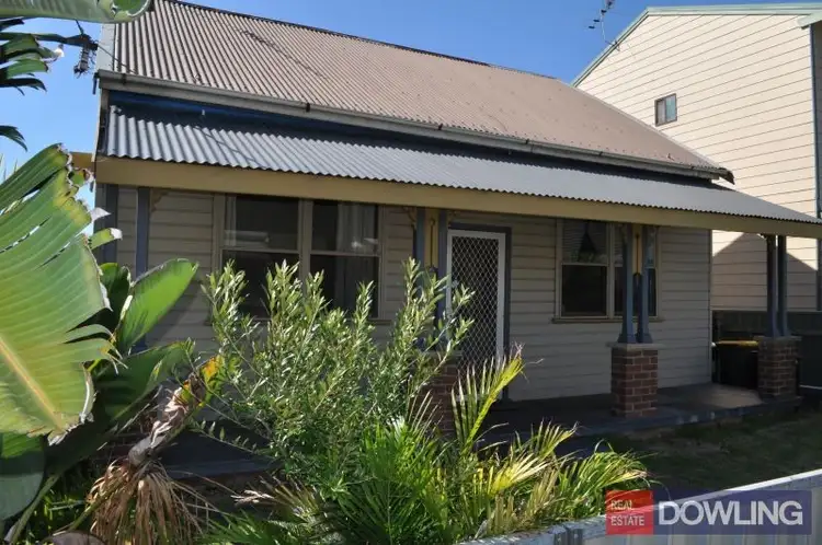 32 Wiliam Street, Stockton NSW 2295