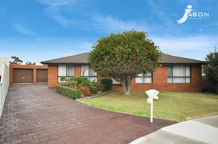 27 Burvale Court, Tullamarine VIC 3043