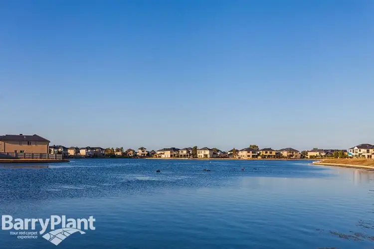 22 Rhode Island Close, Sanctuary Lakes VIC 3030