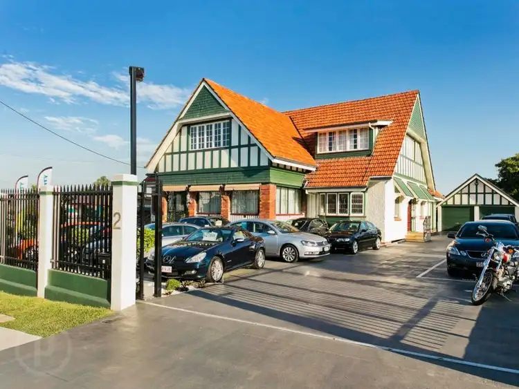 2 Rode Road, Wavell Heights QLD 4012