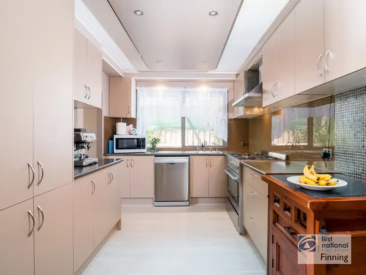 Fifth view of Homely house listing, 4 Hindmarsh Court, Cranbourne North VIC 3977