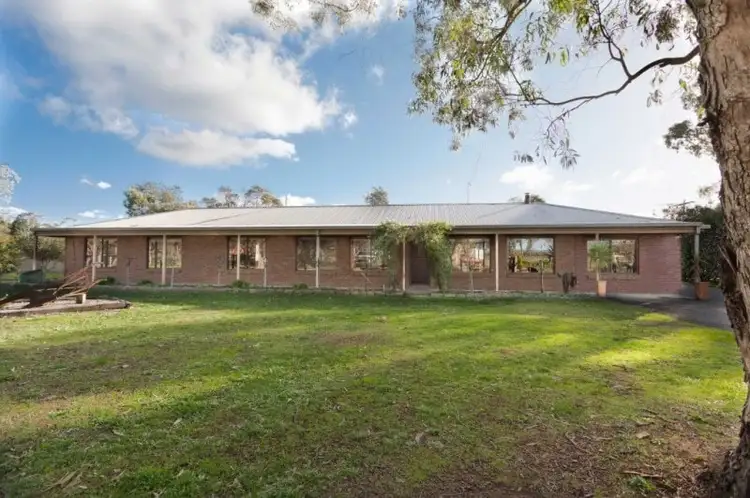 16 Highfield Road, Mitchell Park VIC 3352