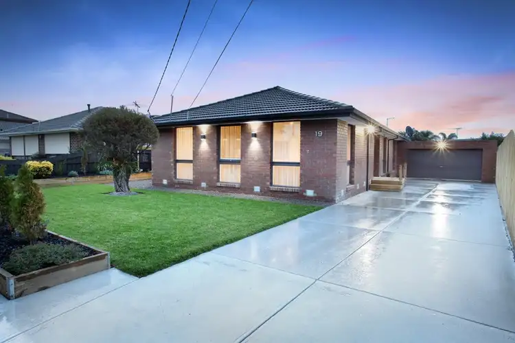 19 Osborne Avenue, Gladstone Park VIC 3043