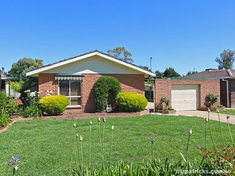 52 Vincent Road, Lake Albert NSW 2650