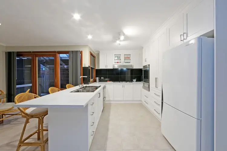 Sixth view of Homely house listing, 2 Caloola Court, Rowville VIC 3178