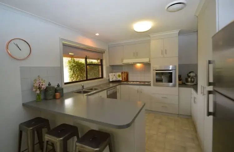 Second view of Homely house listing, 5 Albert Court, Wangaratta VIC 3677