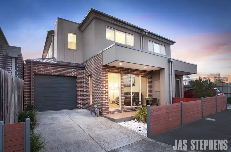 2/10 Swan Street, Footscray VIC 3011