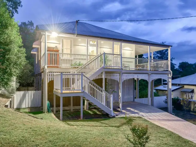 33 Ennever Street, Bardon QLD 4065