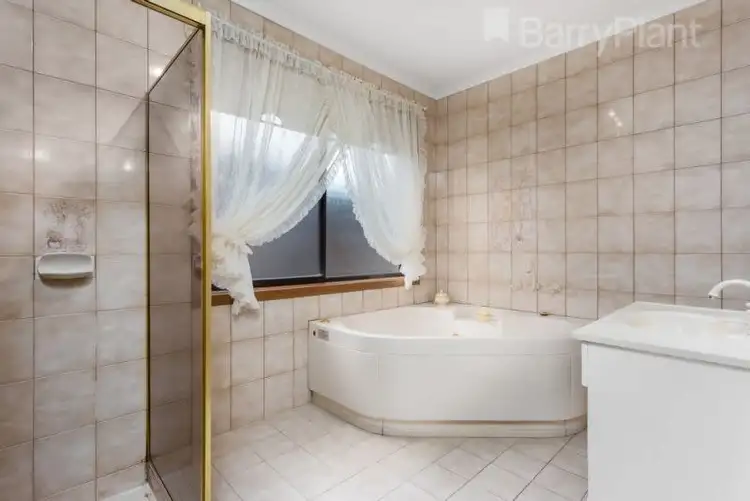 Sixth view of Homely house listing, 21 Thompson Court, Altona Meadows VIC 3028