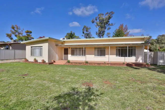 153 Adelaide Street, Gol Gol NSW 2738