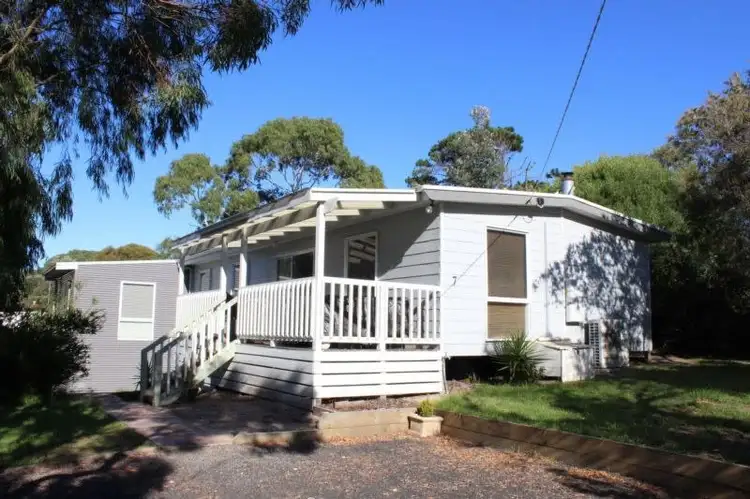 7 GRAHAM AVENUE, Venus Bay VIC 3956