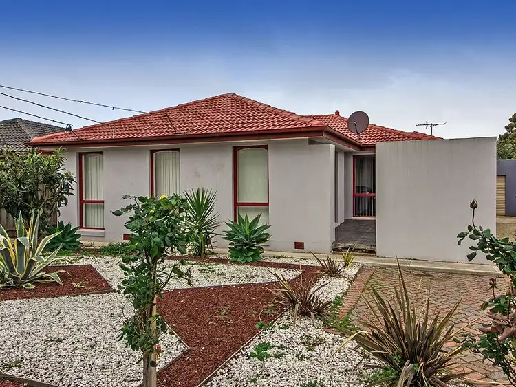 9 Magnolia Avenue, Kings Park VIC 3021