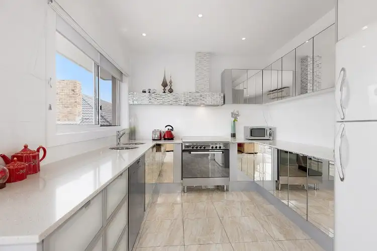 Third view of Homely apartment listing, 4/122 Nepean Hwy, Aspendale VIC 3195
