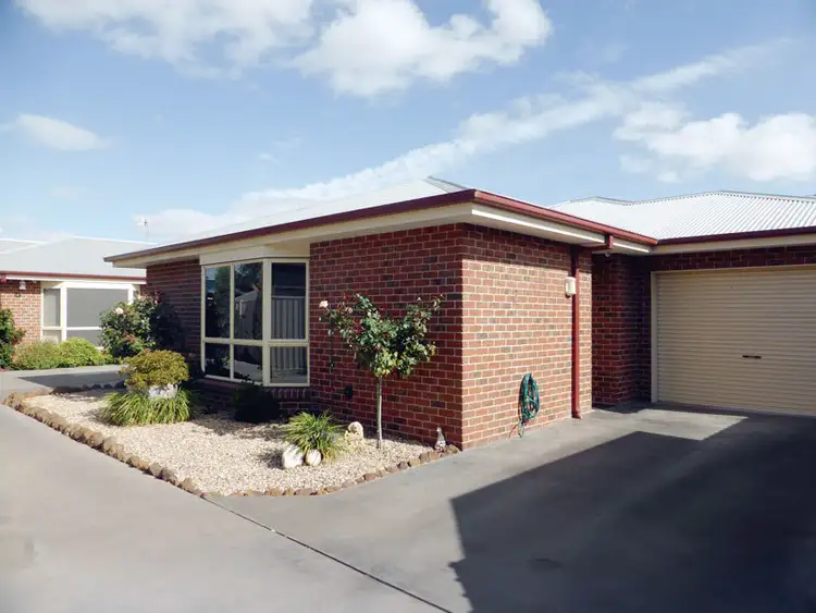 2/9 Barton Drive, Horsham VIC 3400