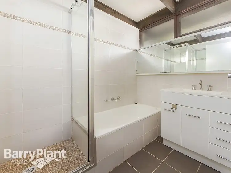Second view of Homely house listing, 7 Ashleigh Court, Kealba VIC 3021