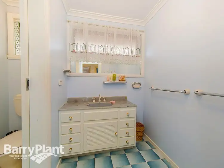 Seventh view of Homely house listing, 2 Luxford Street, St Albans VIC 3021