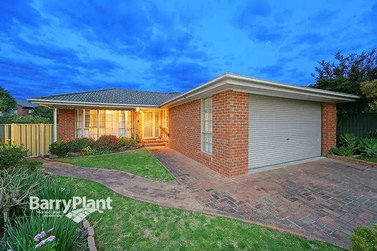 10 Mitta Close, Rowville VIC 3178