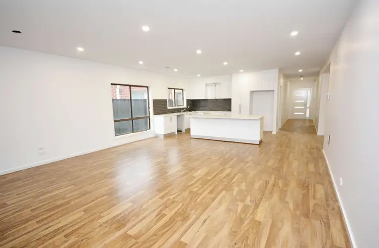 Second view of Homely house listing, 7 Eminence Way, Craigieburn VIC 3064