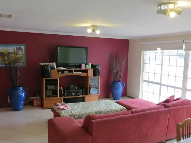 5 Planet Court, Beckenham WA 6107