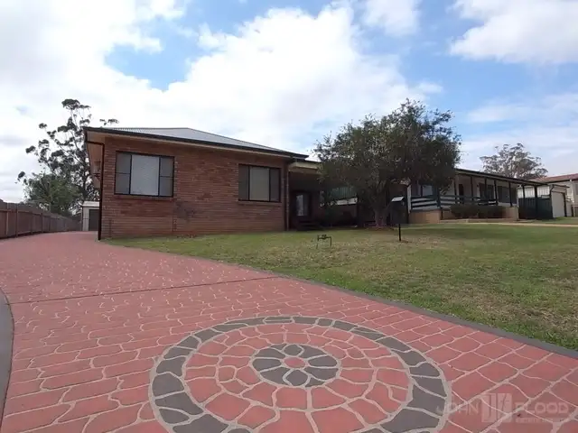 8 Adams Street, Muswellbrook NSW 2333