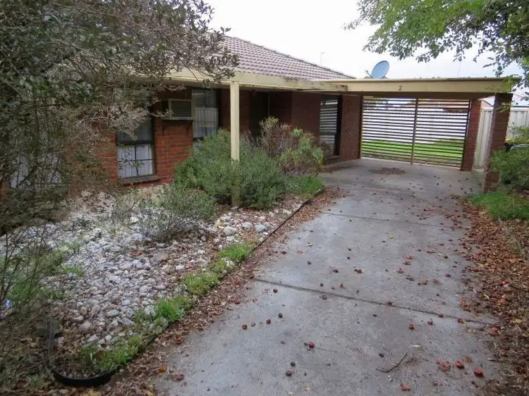 2/11 Iona Drive, Sebastopol VIC 3356
