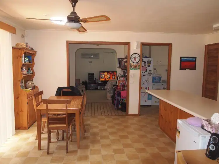 Fourth view of Homely house listing, 2 Lindsay Court, Wy Yung VIC 3875