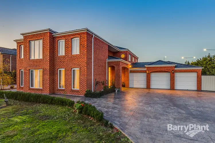 2 Bruxner Way, Taylors Lakes VIC 3038