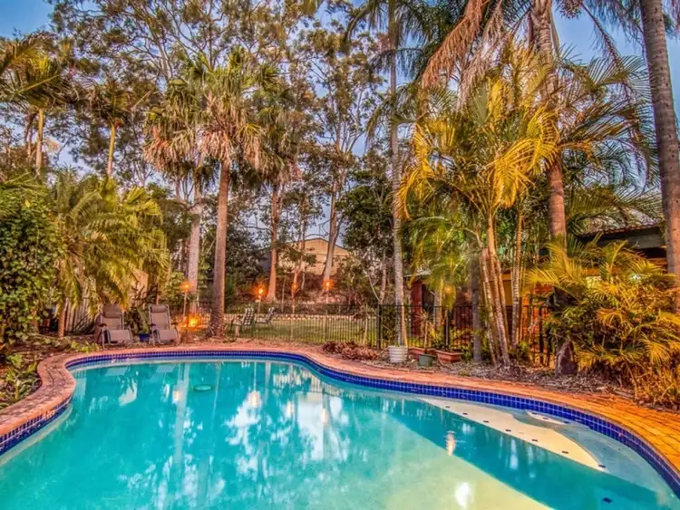 27 Mazzard Street, Bellbowrie QLD 4070