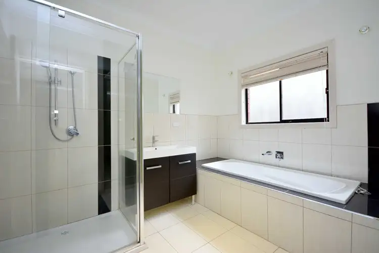 Fifth view of Homely house listing, 2 Opal Place, St Albans VIC 3021