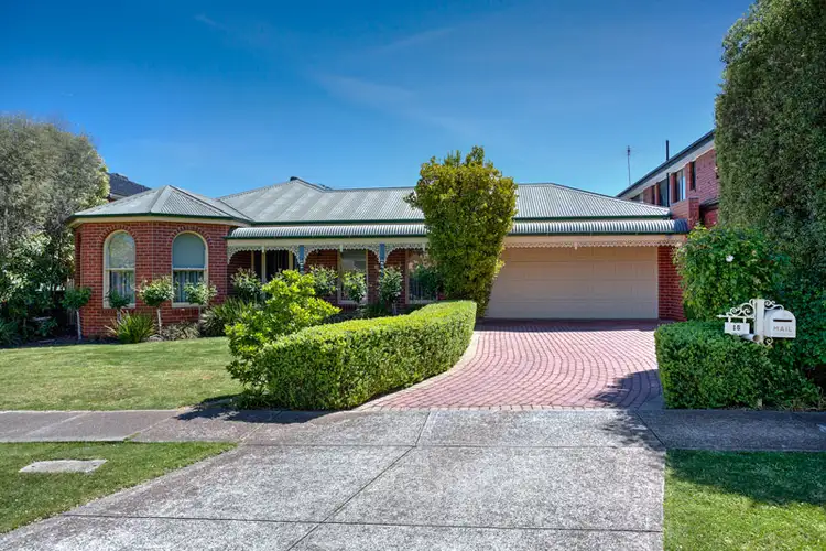 18 Golden Way, Hillside VIC 3037
