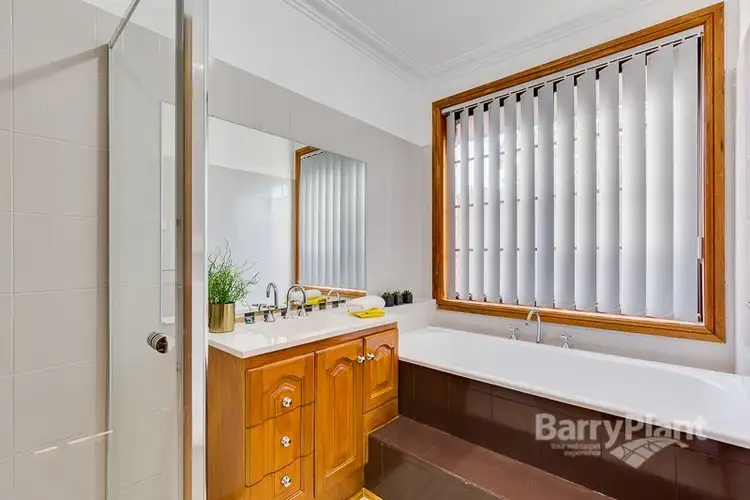 Sixth view of Homely house listing, 8 Caprice Court, Keilor Downs VIC 3038